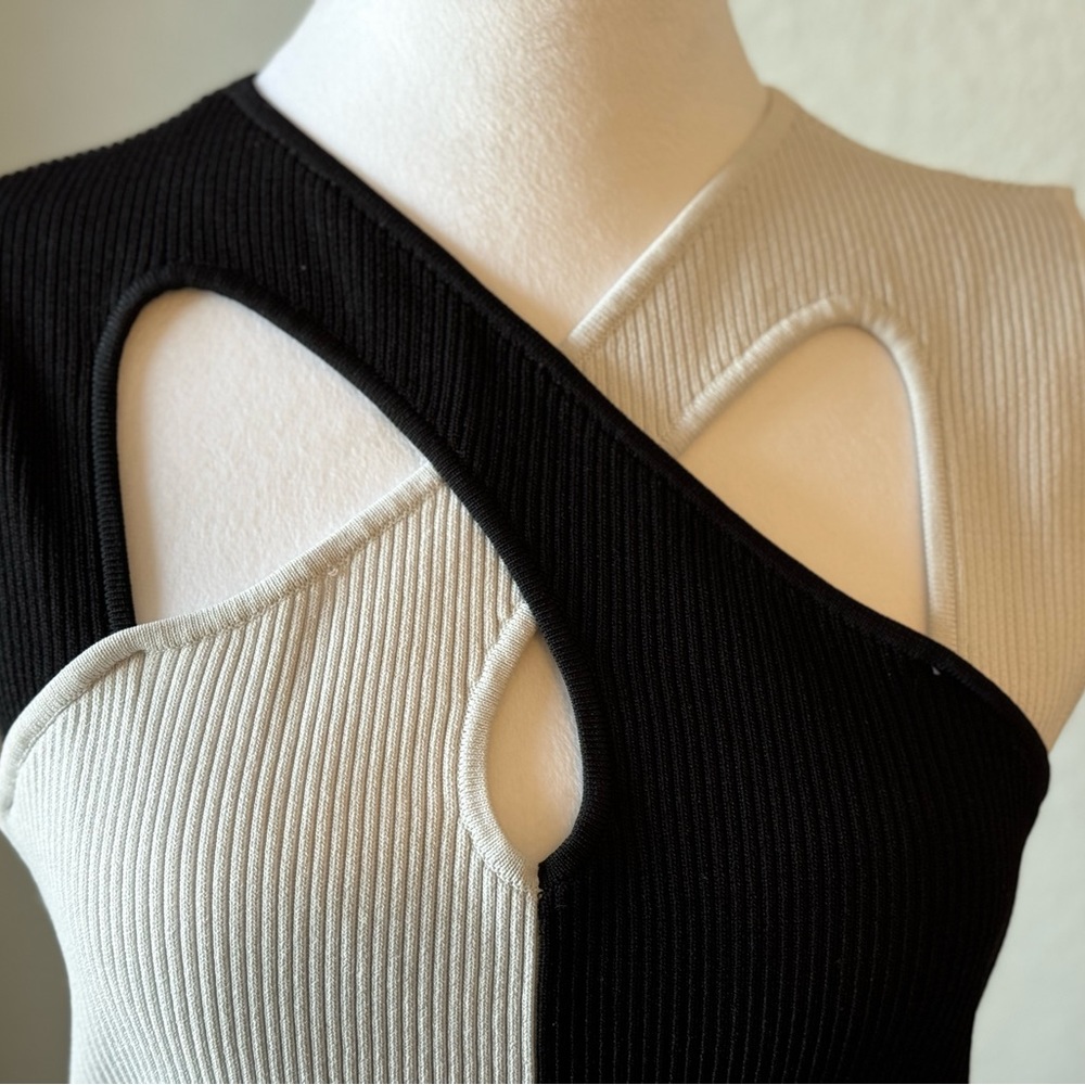 White House Black Market sleeveless sweater top